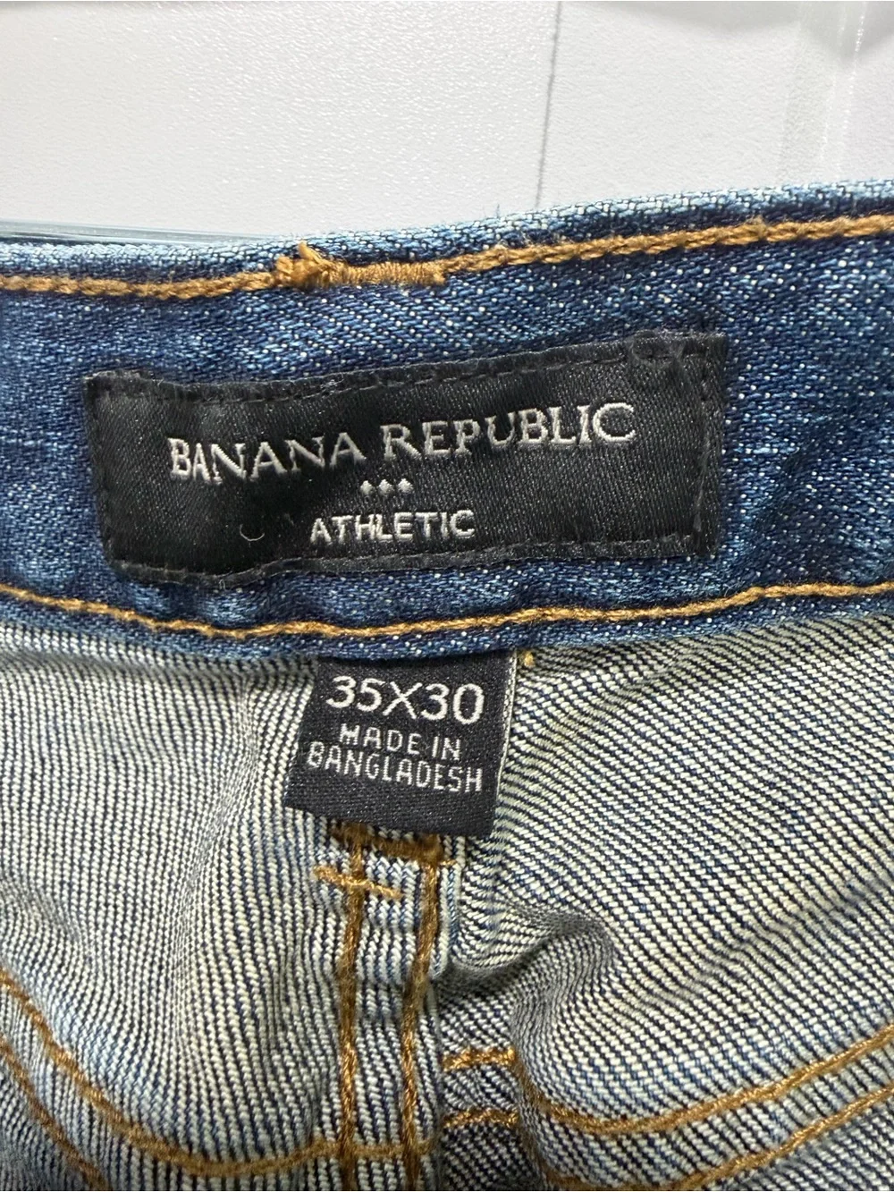 Banana Republic Men's Relaxed Jeans in Dark Blue Wash